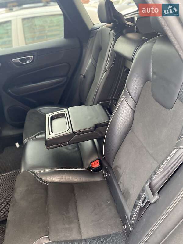 Внедорожник / Кроссовер Volvo XC60 2018 в Киеве