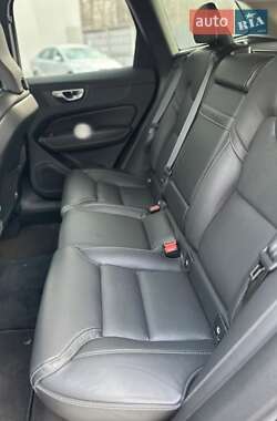 Позашляховик / Кросовер Volvo XC60 2019 в 