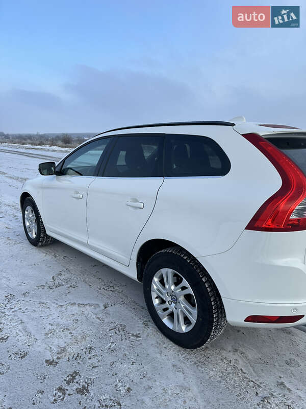 Внедорожник / Кроссовер Volvo XC60 2017 в Баре