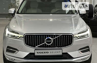 Внедорожник / Кроссовер Volvo XC60 2017 в 