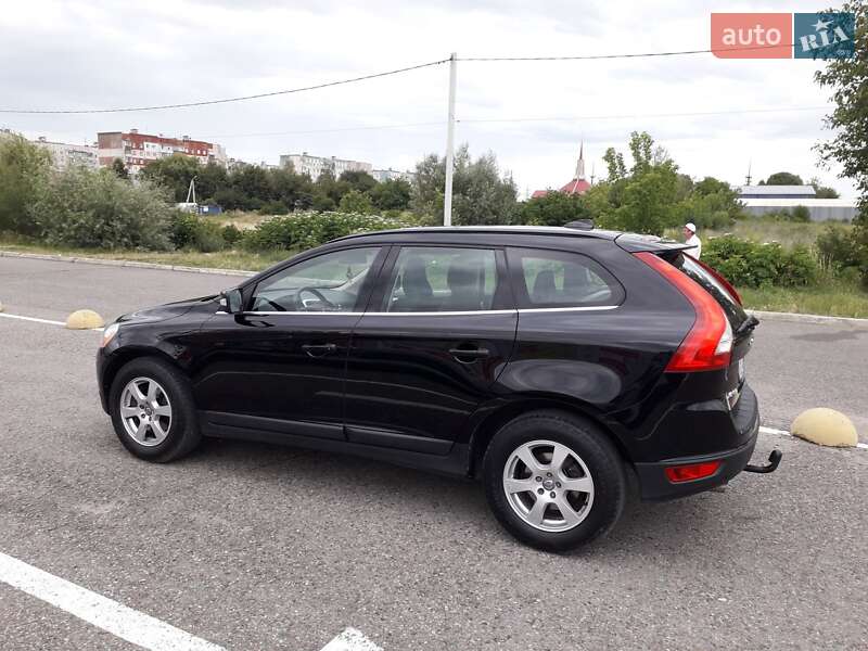 Внедорожник / Кроссовер Volvo XC60 2012 в Черновцах