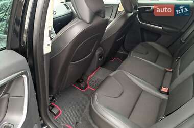 Позашляховик / Кросовер Volvo XC60 2015 в 