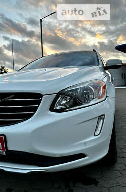 Внедорожник / Кроссовер Volvo XC60 2016 в 