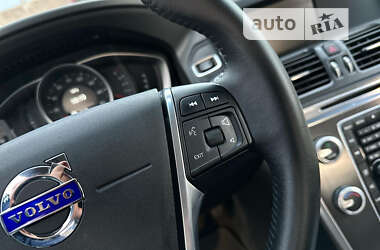 Внедорожник / Кроссовер Volvo XC60 2016 в 