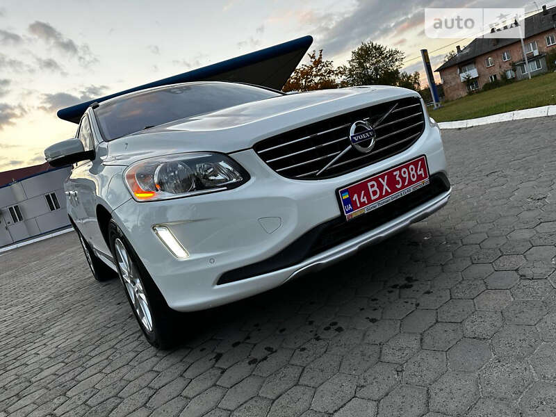 Внедорожник / Кроссовер Volvo XC60 2016 в 