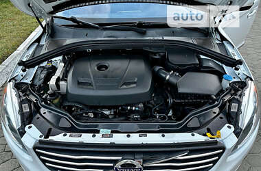 Внедорожник / Кроссовер Volvo XC60 2016 в 