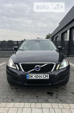 Внедорожник / Кроссовер Volvo XC60 2011 в Вараше