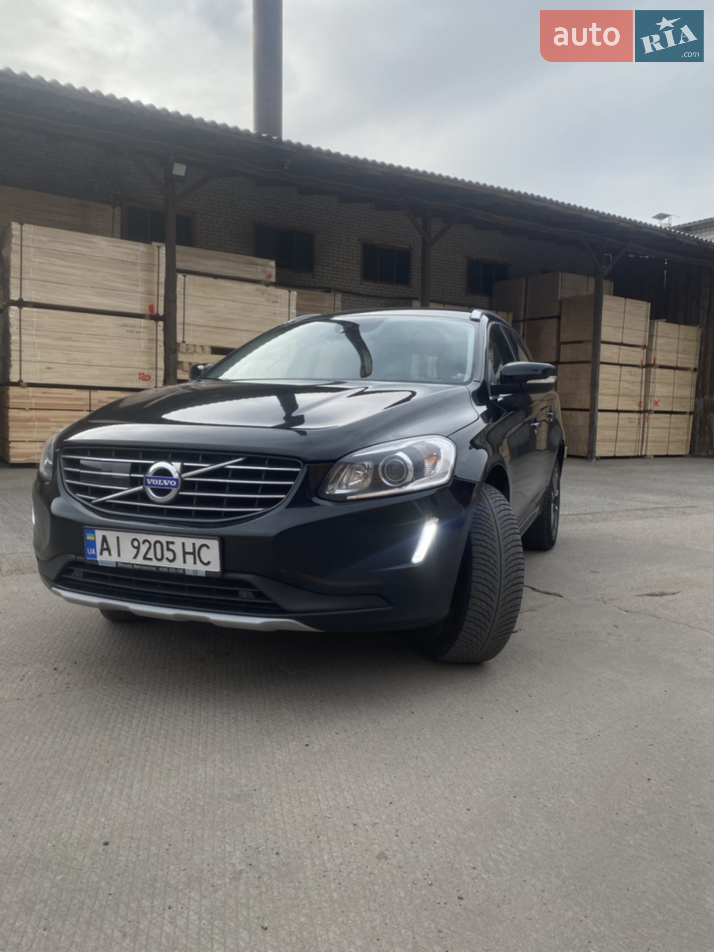 2017 Volvo XC60 - фото 1