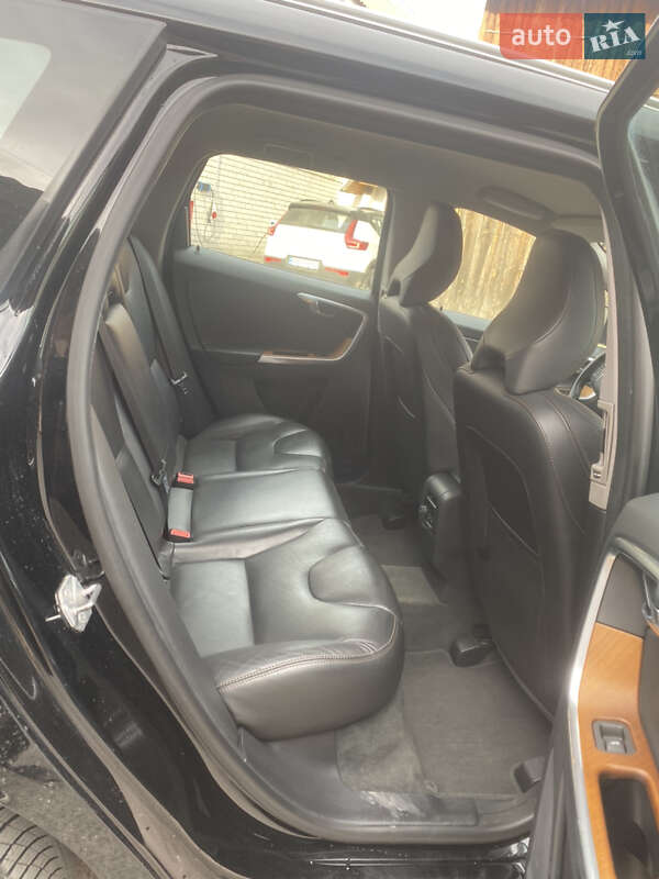 Внедорожник / Кроссовер Volvo XC60 2017 в Василькове