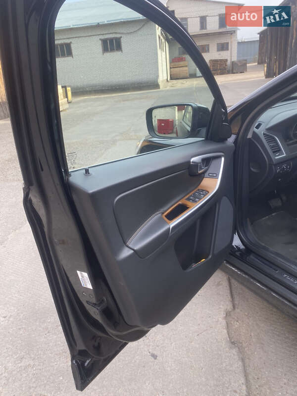 Внедорожник / Кроссовер Volvo XC60 2017 в Василькове