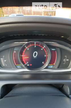 Внедорожник / Кроссовер Volvo XC60 2013 в 