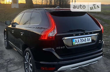Внедорожник / Кроссовер Volvo XC60 2016 в Киеве