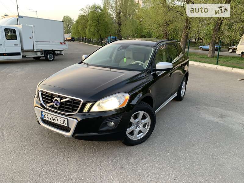 Внедорожник / Кроссовер Volvo XC60 2010 в Киеве