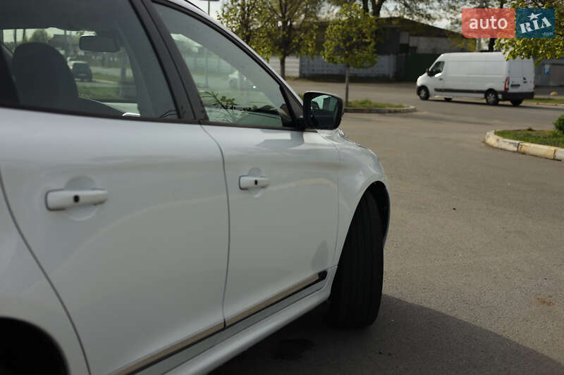 Позашляховик / Кросовер Volvo XC60 2017 в Києві