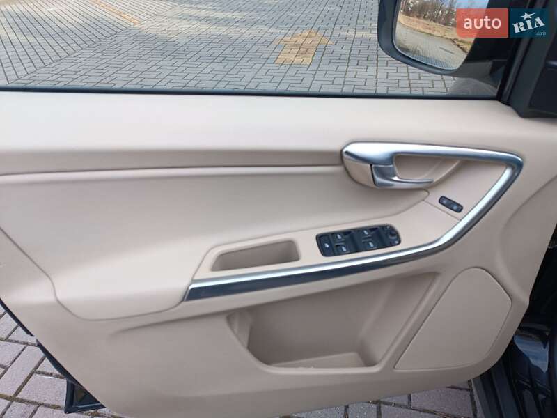 Внедорожник / Кроссовер Volvo XC60 2011 в Дрогобыче