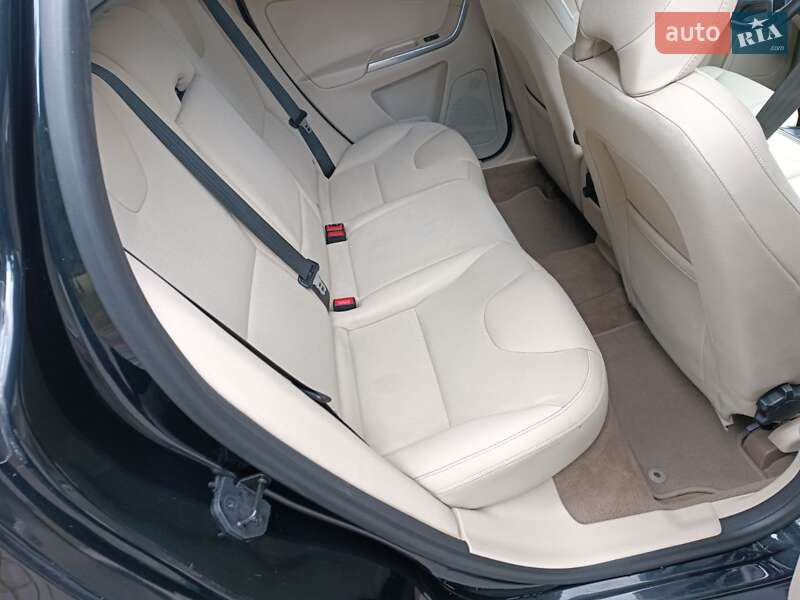 Внедорожник / Кроссовер Volvo XC60 2011 в Дрогобыче