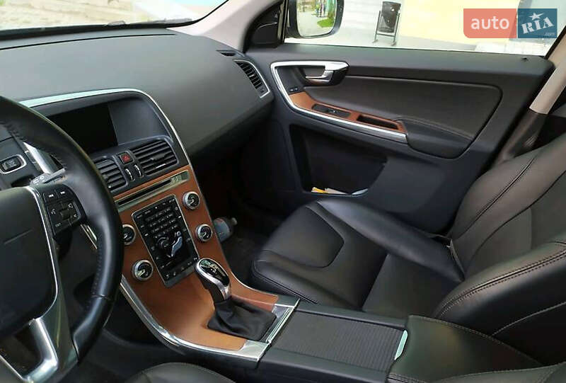 Внедорожник / Кроссовер Volvo XC60 2016 в Киеве