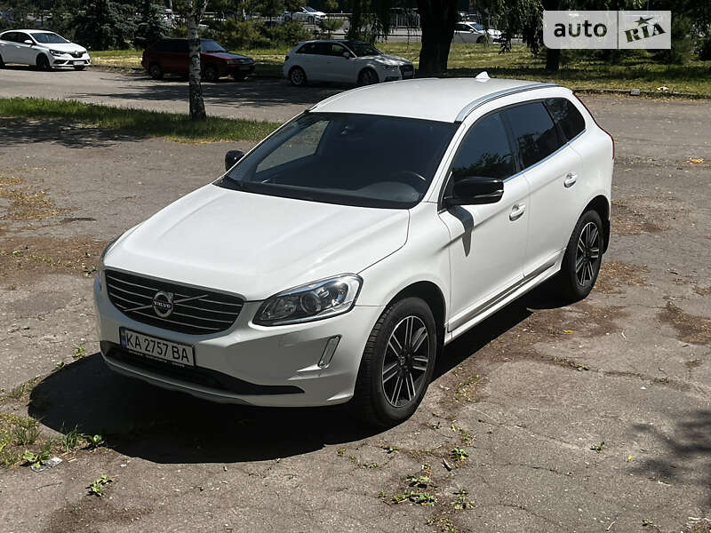 Внедорожник / Кроссовер Volvo XC60 2017 в Киеве