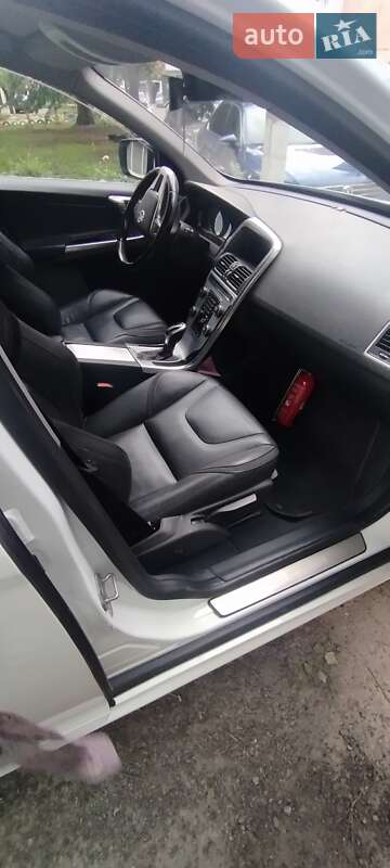 Внедорожник / Кроссовер Volvo XC60 2015 в Баре фото 41 Внедорожник / Кроссовер Volvo XC60 2015 в Баре