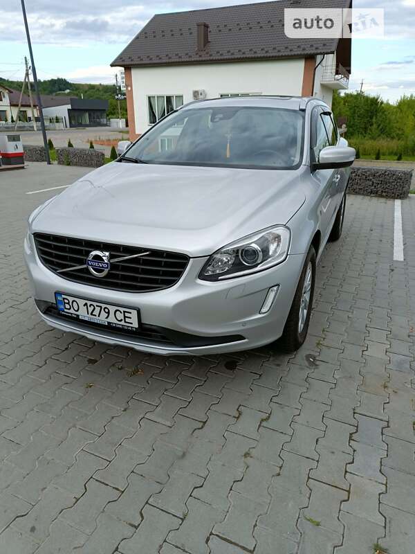 Внедорожник / Кроссовер Volvo XC60 2015 в Черновцах