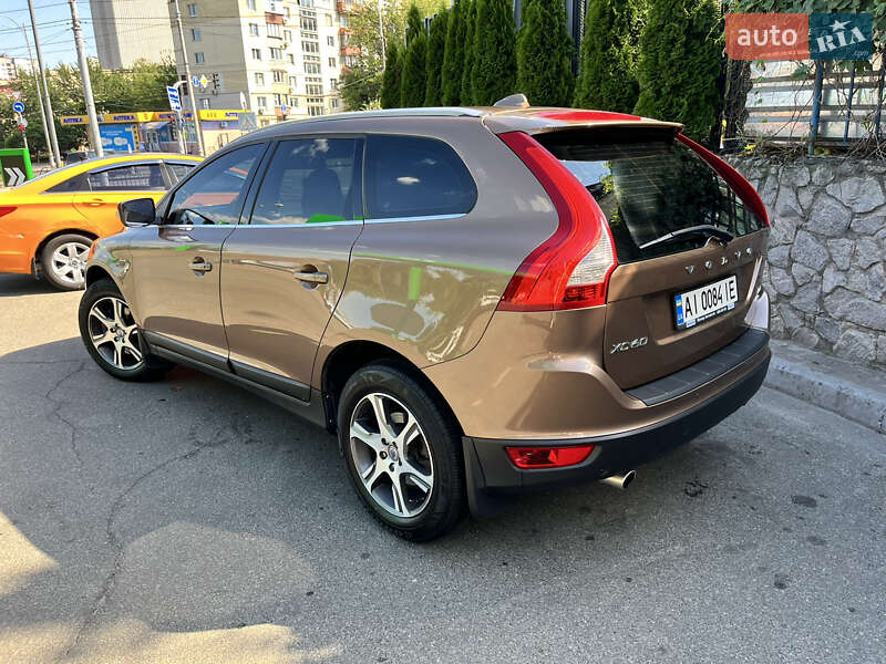 Позашляховик / Кросовер Volvo XC60 2012 в Києві