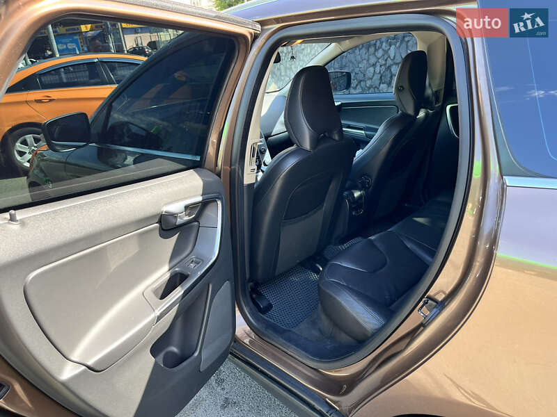 Позашляховик / Кросовер Volvo XC60 2012 в Києві
