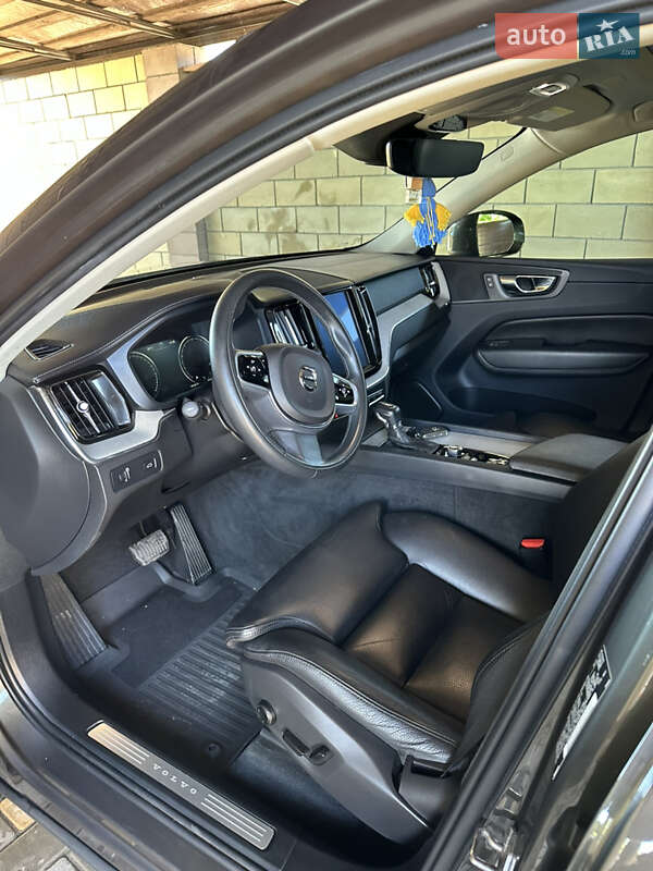 Внедорожник / Кроссовер Volvo XC60 2018 в Киеве