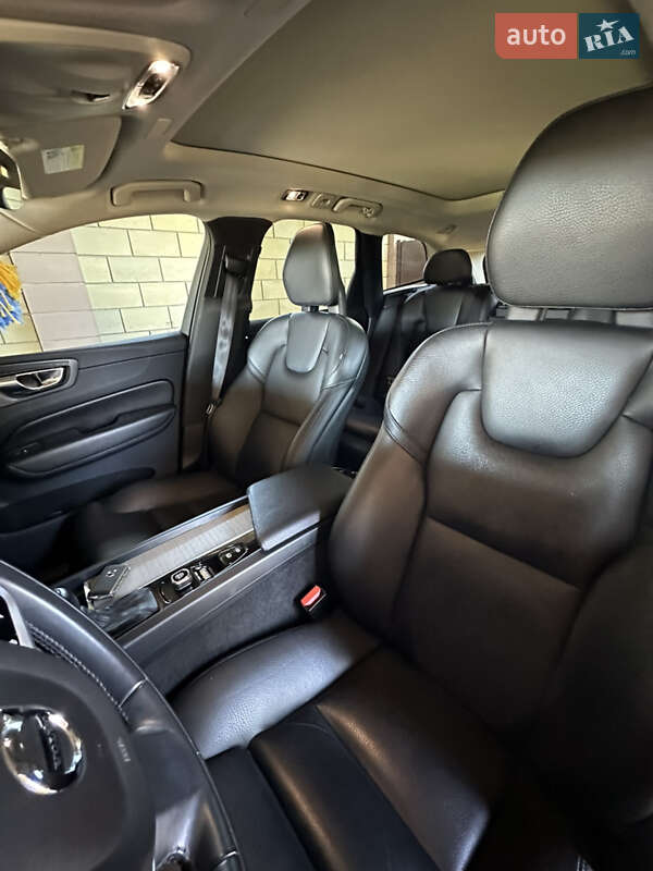 Внедорожник / Кроссовер Volvo XC60 2018 в Киеве