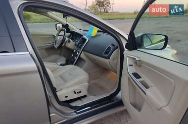 Внедорожник / Кроссовер Volvo XC60 2014 в 