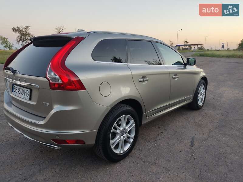 Внедорожник / Кроссовер Volvo XC60 2014 в Николаеве