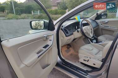 Внедорожник / Кроссовер Volvo XC60 2014 в 