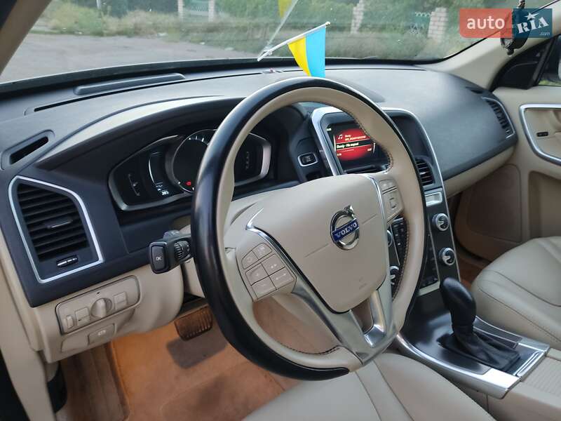 Внедорожник / Кроссовер Volvo XC60 2014 в Николаеве