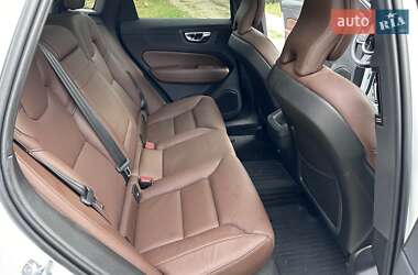 Внедорожник / Кроссовер Volvo XC60 2019 в 