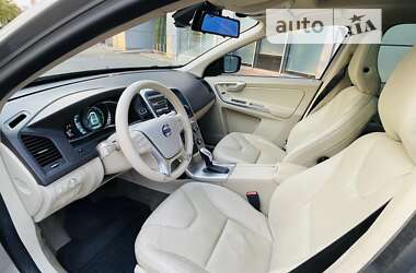 Внедорожник / Кроссовер Volvo XC60 2012 в Киеве