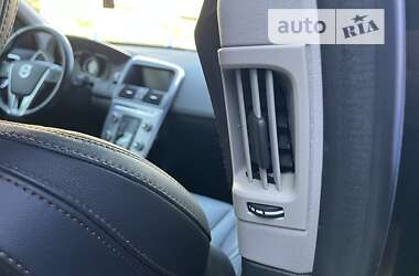 Внедорожник / Кроссовер Volvo XC60 2016 в 