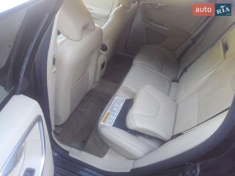 Внедорожник / Кроссовер Volvo XC60 2010 в Луцке