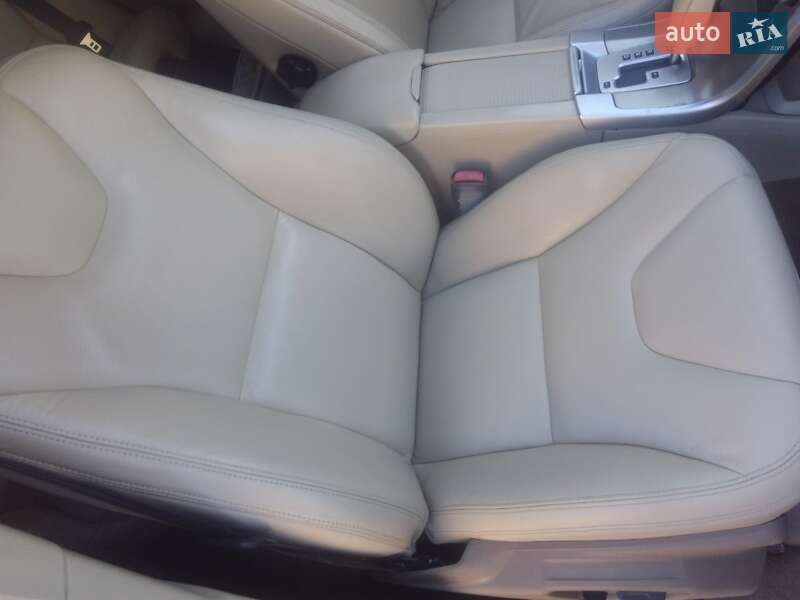 Внедорожник / Кроссовер Volvo XC60 2010 в Луцке