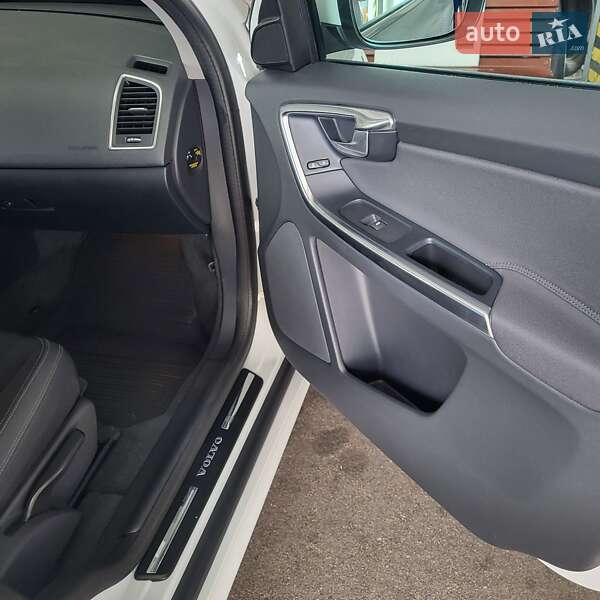 Внедорожник / Кроссовер Volvo XC60 2013 в Полтаве