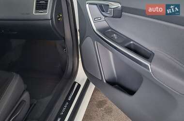Внедорожник / Кроссовер Volvo XC60 2013 в 