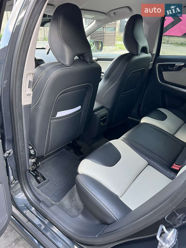 Внедорожник / Кроссовер Volvo XC60 2017 в Киеве фото 8 Внедорожник / Кроссовер Volvo XC60 2017 в Киеве