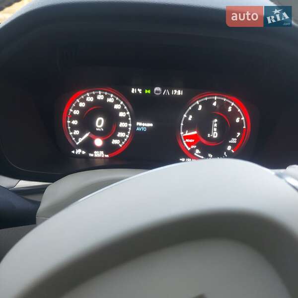 Внедорожник / Кроссовер Volvo XC60 2018 в Днепре фото 19 Внедорожник / Кроссовер Volvo XC60 2018 в Днепре