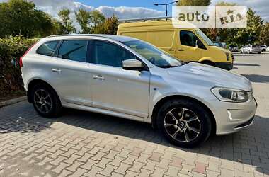 Позашляховик / Кросовер Volvo XC60 2016 в Києві