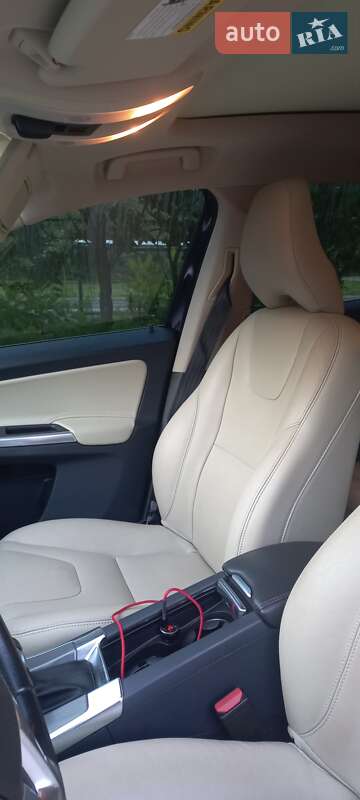 Внедорожник / Кроссовер Volvo XC60 2016 в Львове