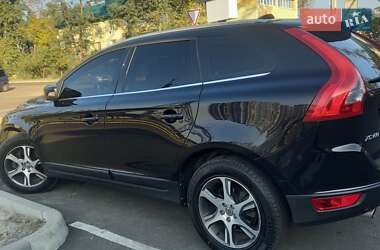Внедорожник / Кроссовер Volvo XC60 2012 в 