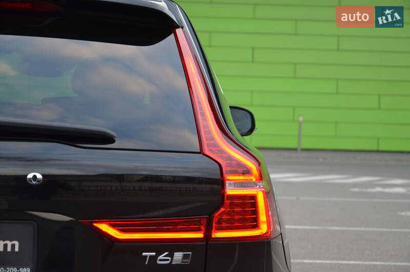 Внедорожник / Кроссовер Volvo XC60 2018 в Киеве