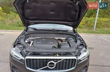 Позашляховик / Кросовер Volvo XC60 2019 в 