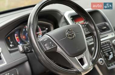 Внедорожник / Кроссовер Volvo XC60 2015 в 