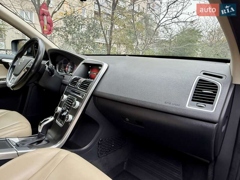 Внедорожник / Кроссовер Volvo XC60 2015 в Одессе
