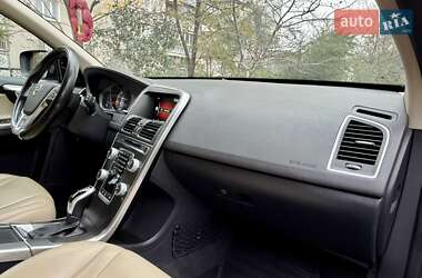 Внедорожник / Кроссовер Volvo XC60 2015 в 