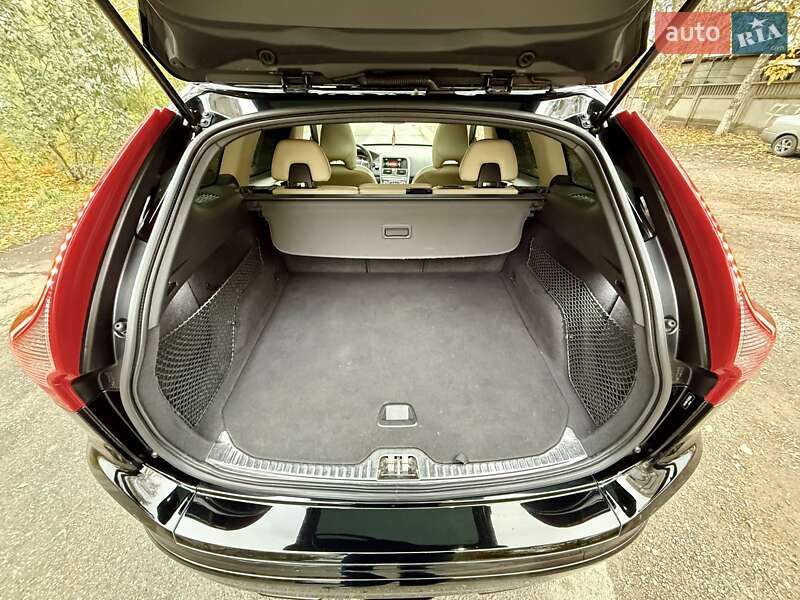 Внедорожник / Кроссовер Volvo XC60 2015 в Одессе